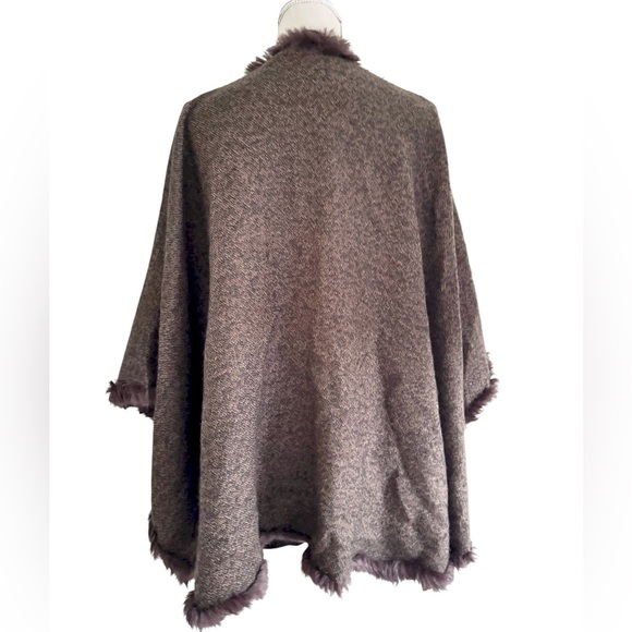 V. Fraas Brown Rabbit Fur Lined Ruana Shawl One Size - Picture 5 of 6